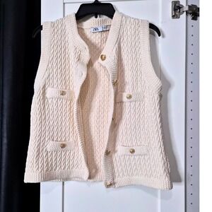 ZARA Cream Textured Knit Sleeveless Vest Gold Button Pockets